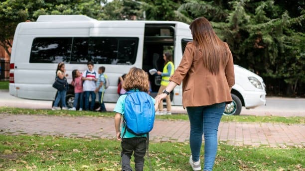 Okul Servisinin Kaza Yapması Halinde Meydana Gelen Zarardan Okul Yönetimi Sorumlu Tutulabilir mi - Kayseri Tazminat Avukatı - Av. Zülküf Arslan Hukuk Bürosu 0352 222 1661