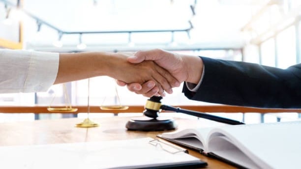 Uzlaşmanın Sağlanması Hâlinde Tazminat Davası Açılamayacağına ilişkin Düzenleme Anayasa Mahkemesi tarafından İptal Edilmiştir. - Anayasa Mahkemesi Kararı - Emsal AYM Kararları - Anayasa Mahkemesi Bireysel Başvuru - Kayseri Ceza Avukatı - Kayseri Ağır Ceza Avukatı - Zülküf Arslan Hukuk Bürosu 0352 222 1661